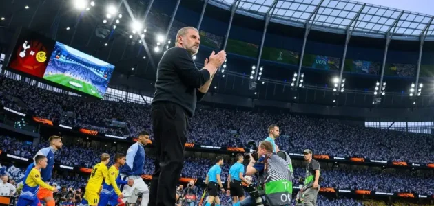 خبير نفسي رياضي ينتقد تبديل حارس توتنهام: القرار افتقر للجانب الإنساني وتأثيره النفسي كبير